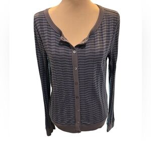 Three Dots Women’s Blue Gray Striped Long Sleeve Button Down Top Tee Size Large.